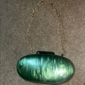Elegant Green Clutch with Gold Chain